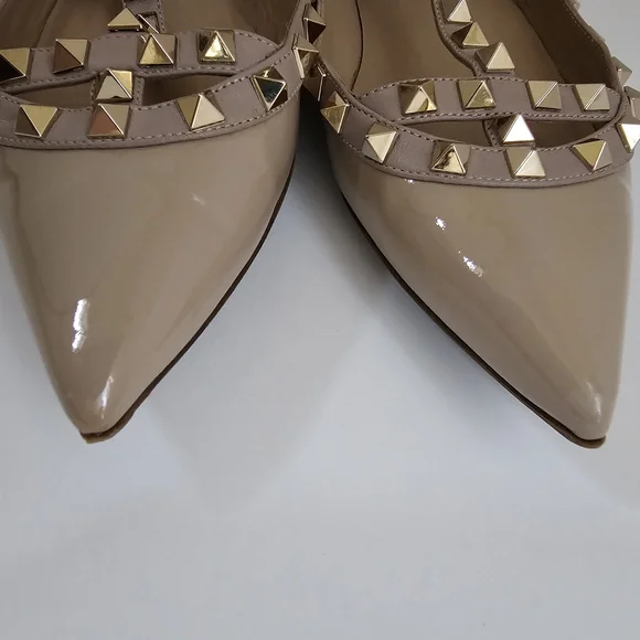 Valentino Garavani EU37 Rockstud Flats / Nude Patent Leather / Great Condition